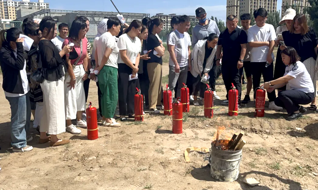 呼和浩特分中心為達(dá)拉特旗文化和旅游行業(yè)開展消防安全培訓(xùn)及疏散應(yīng)急演練